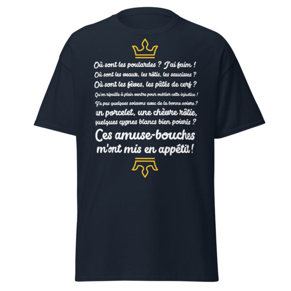 "Ces amuse-bouches m'ont mis en appétit !" Ce t-shirt reprend une réplique culte de Les Visiteurs pour les amateurs d'humour et de répliques légendaires. Idéal pour afficher une touche de fun inspirée de ce moment mémorable du film, avec une pointe de gourmandise et de nostalgie.