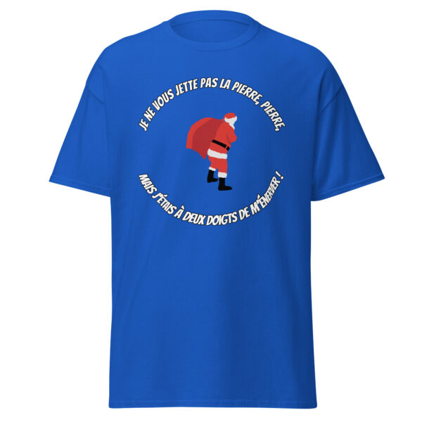 Optez pour le t-shirt humoristique avec la réplique culte de Josiane Balasko dans Le Père Noël est une ordure : 'Je ne vous jette pas la pierre, Pierre, mais j’étais à deux doigts de m’énerver.' Parfait pour les fans de comédies françaises et d’humour mordant, ce sweat ajoute une touche de second degré à votre style."